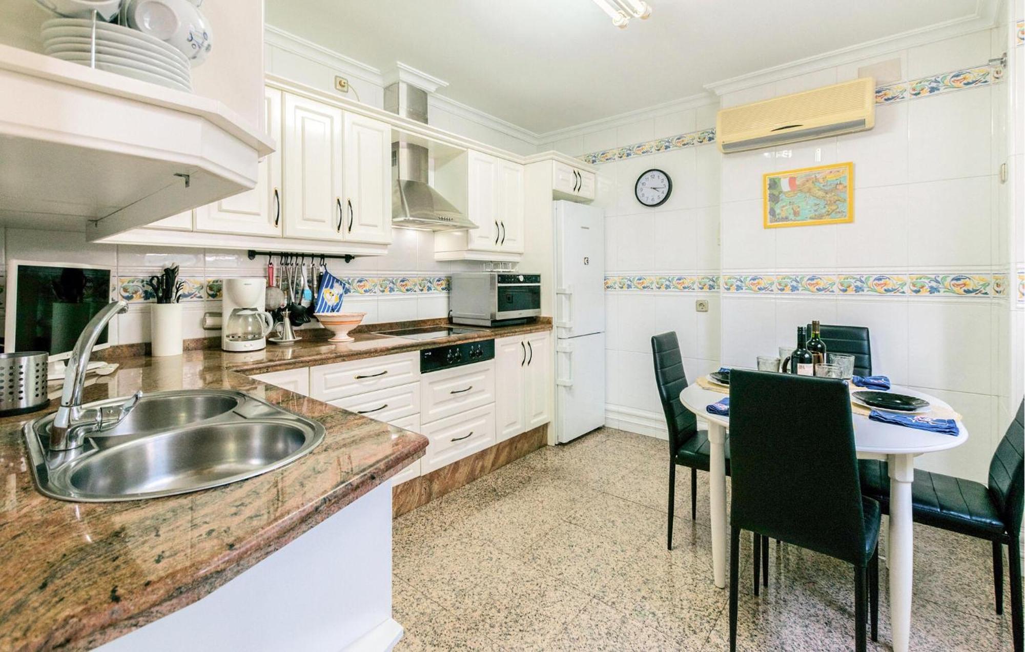 Cozy Apartment In Sevilla With Kitchen Kültér fotó